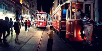Le Tramway Nostalgique à Istanbul de La Rue Istiklal Taksim