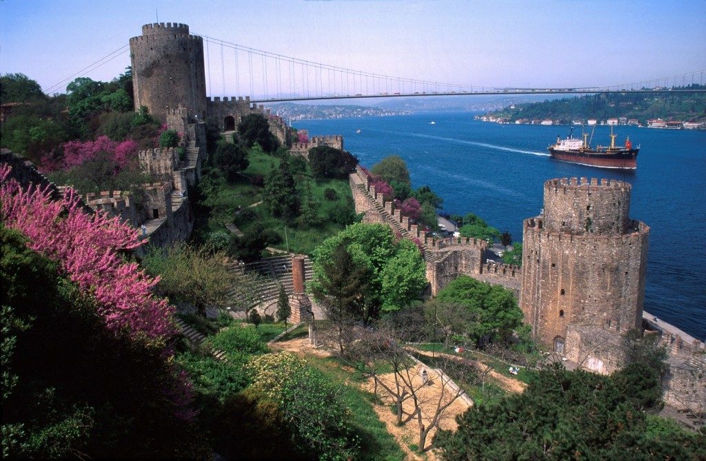 Le Château Fort de Rumeli Le Bosphore Istanbul, la promenade sur le Bosphore