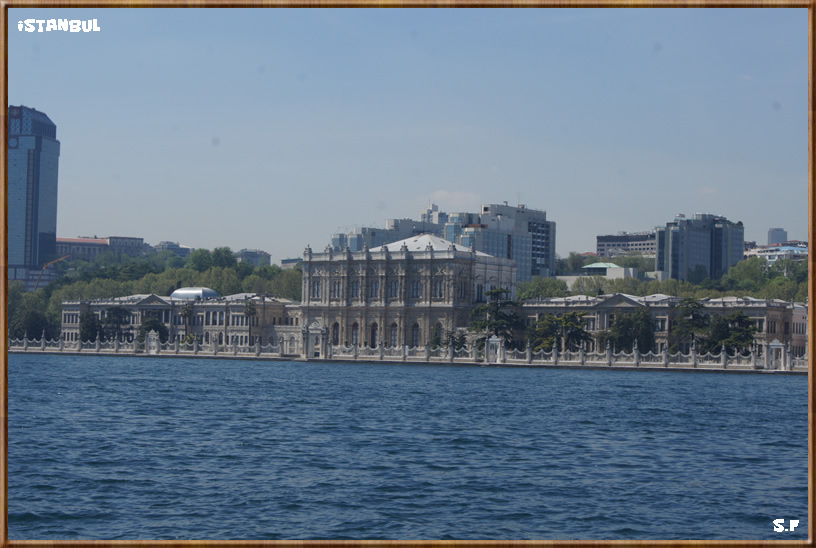 Le Palais De Dolmabahce, le Bosphore Istanbul